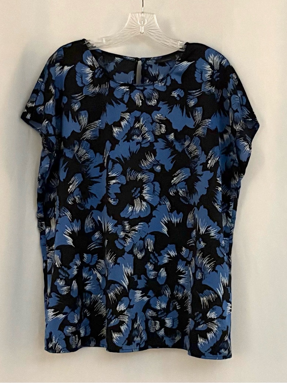 Halogen Blue Floral Short-Sleeve Women's Top